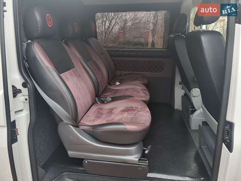Грузопассажирский фургон Volkswagen Transporter 2015 в Хмельницком