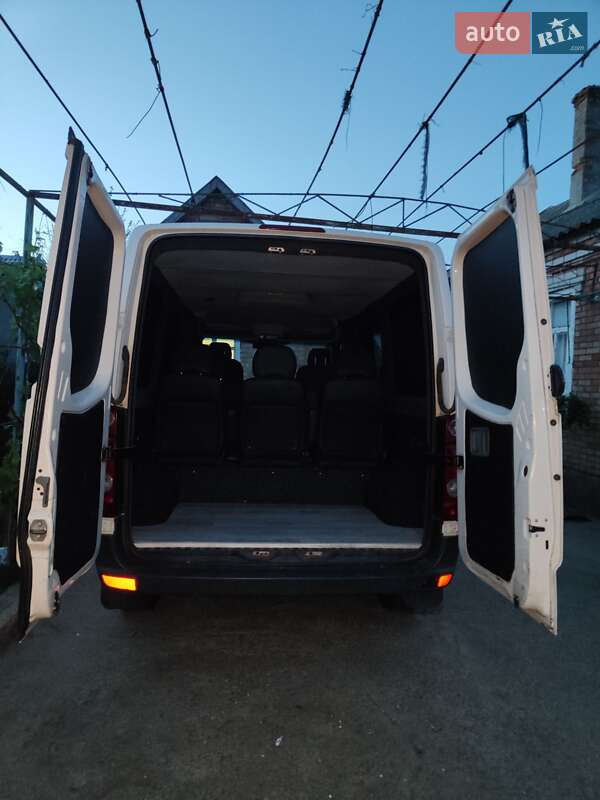 Мінівен Volkswagen Transporter 2008 в Марганці