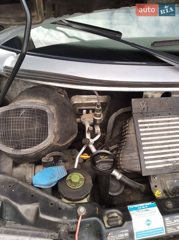 Минивэн Volkswagen Transporter 2003 в Долине