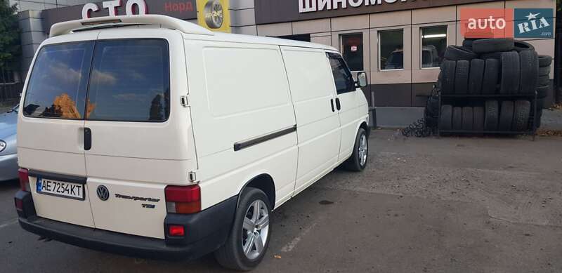 Грузовой фургон Volkswagen Transporter 2001 в Харькове