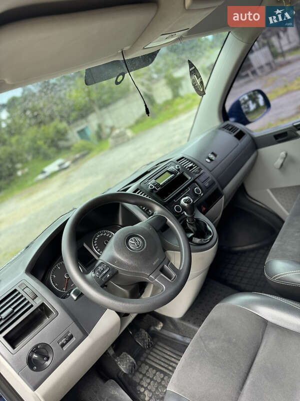 Минивэн Volkswagen Transporter 2010 в Хмельницком