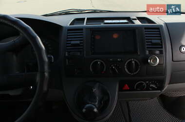 Вантажний фургон Volkswagen Transporter 2006 в 