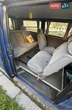 Минивэн Volkswagen Transporter 2005 в 