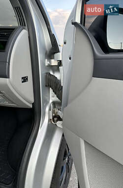 Мінівен Volkswagen Transporter 2011 в 