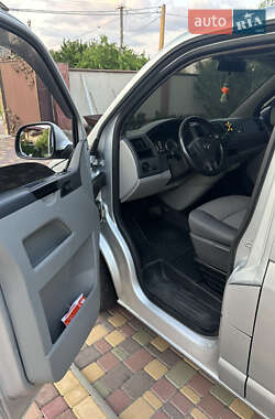 Мінівен Volkswagen Transporter 2011 в 