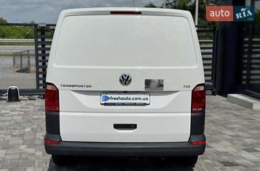 Грузовой фургон Volkswagen Transporter 2016 в 