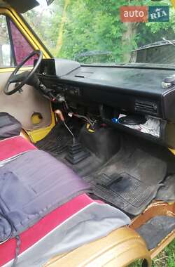 Грузовой фургон Volkswagen Transporter 1987 в 