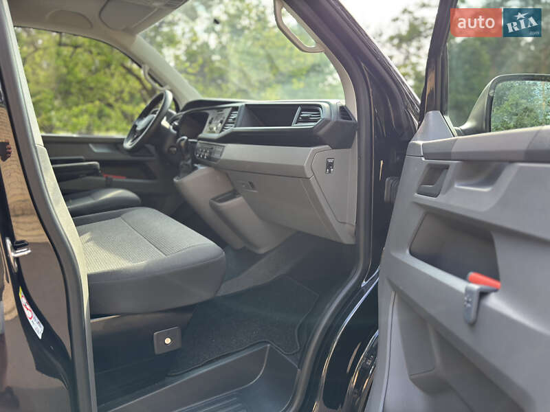 Грузопассажирский фургон Volkswagen Transporter 2021 в Киеве