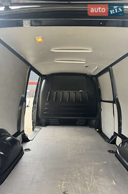 Минивэн Volkswagen Transporter 2018 в 