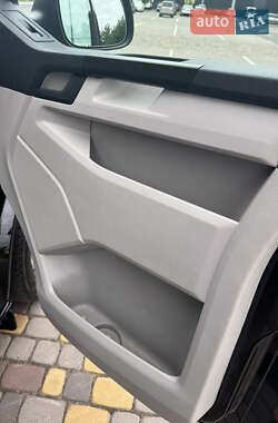 Минивэн Volkswagen Transporter 2018 в 