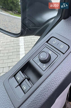 Минивэн Volkswagen Transporter 2018 в 