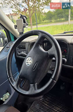 Грузопассажирский фургон Volkswagen Transporter 2000 в 