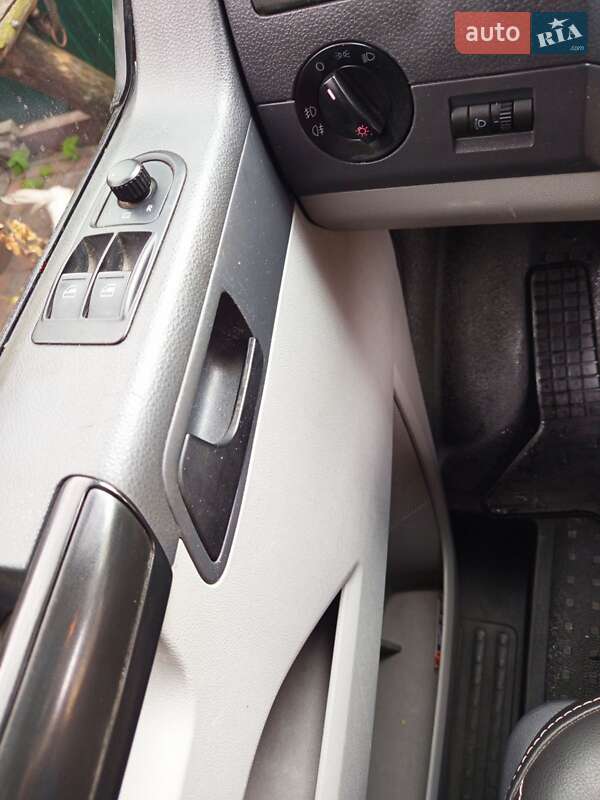 Минивэн Volkswagen Transporter 2014 в Коростене