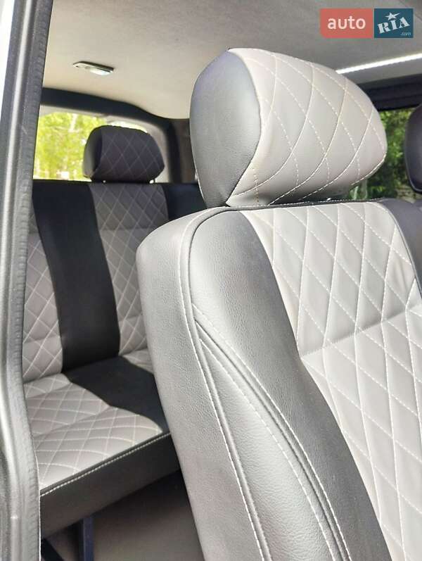 Минивэн Volkswagen Transporter 2014 в Коростене