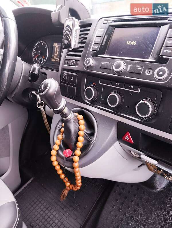 Минивэн Volkswagen Transporter 2014 в Коростене