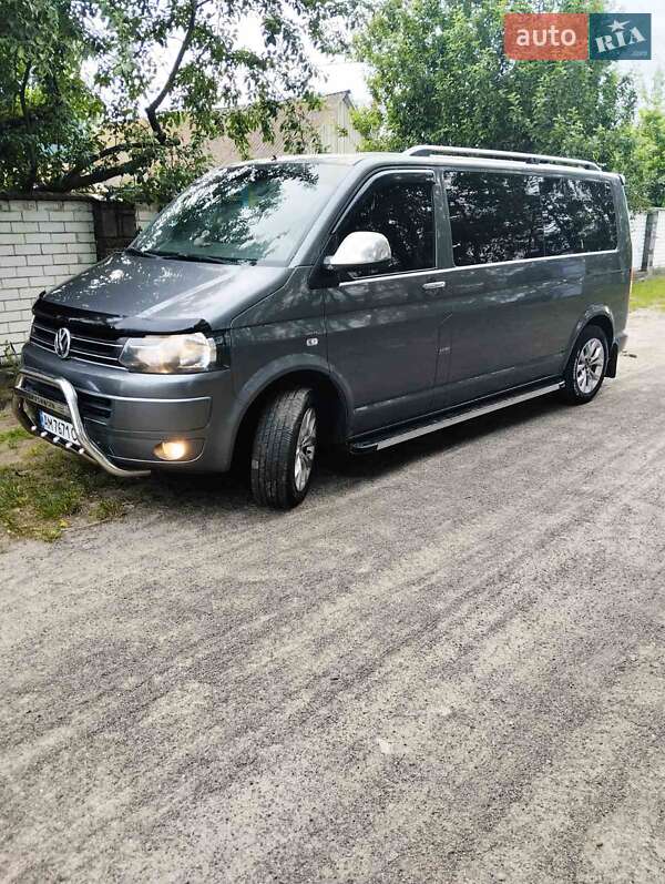 Минивэн Volkswagen Transporter 2014 в Коростене