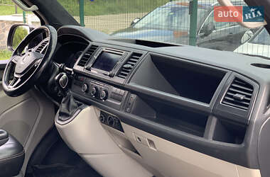 Минивэн Volkswagen Transporter 2017 в 