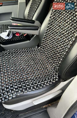Минивэн Volkswagen Transporter 2011 в 