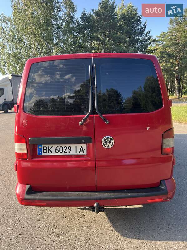 Вантажний фургон Volkswagen Transporter 2013 в Рокитному