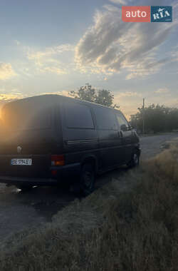 Минивэн Volkswagen Transporter 2000 в 