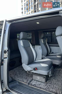 Минивэн Volkswagen Transporter 2009 в 