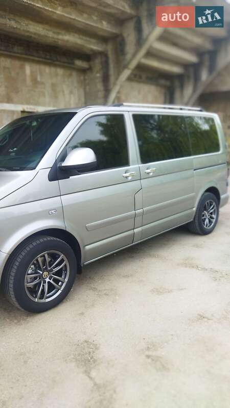 Минивэн Volkswagen Transporter 2004 в Ивано-Франковске
