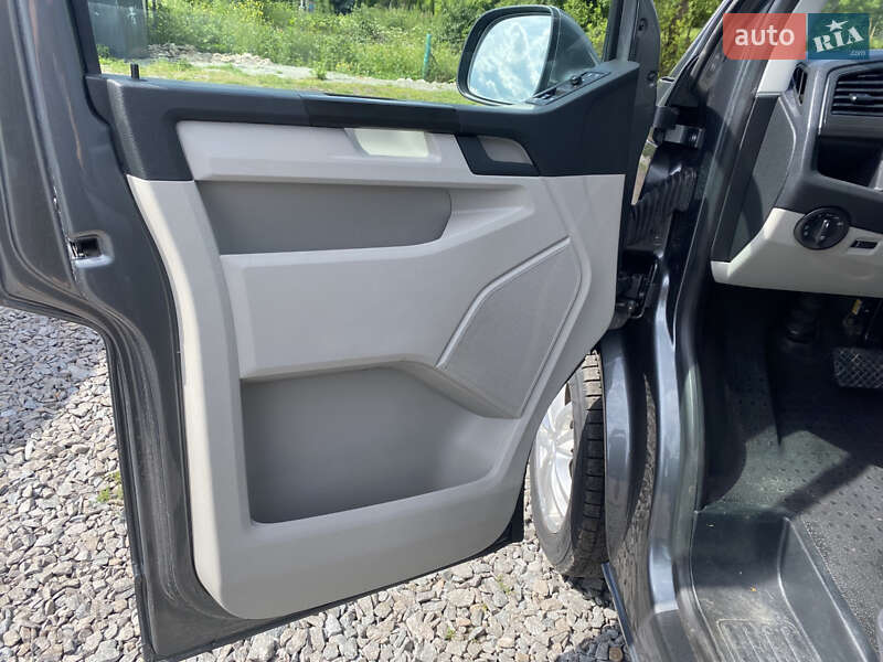Минивэн Volkswagen Transporter 2018 в Дубно