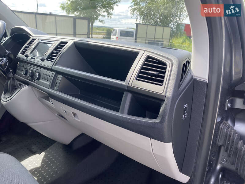 Минивэн Volkswagen Transporter 2018 в Дубно