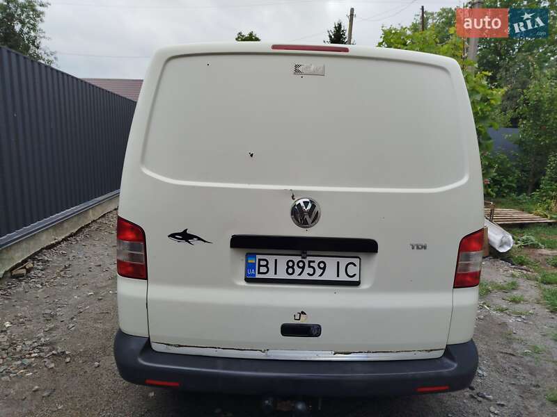 Грузовой фургон Volkswagen Transporter 2003 в Полтаве