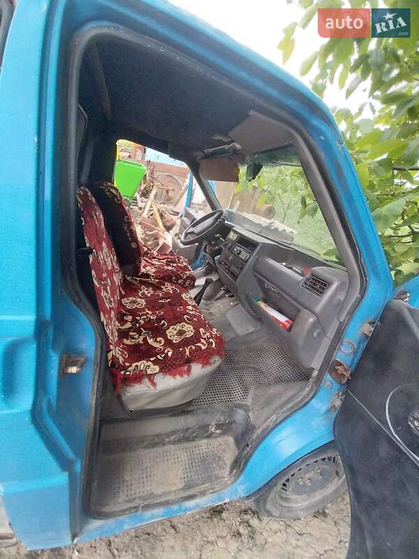 Грузовой фургон Volkswagen Transporter 1991 в Михновцах