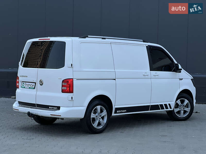 Грузовой фургон Volkswagen Transporter 2017 в Киеве