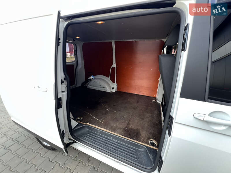 Грузовой фургон Volkswagen Transporter 2017 в Киеве