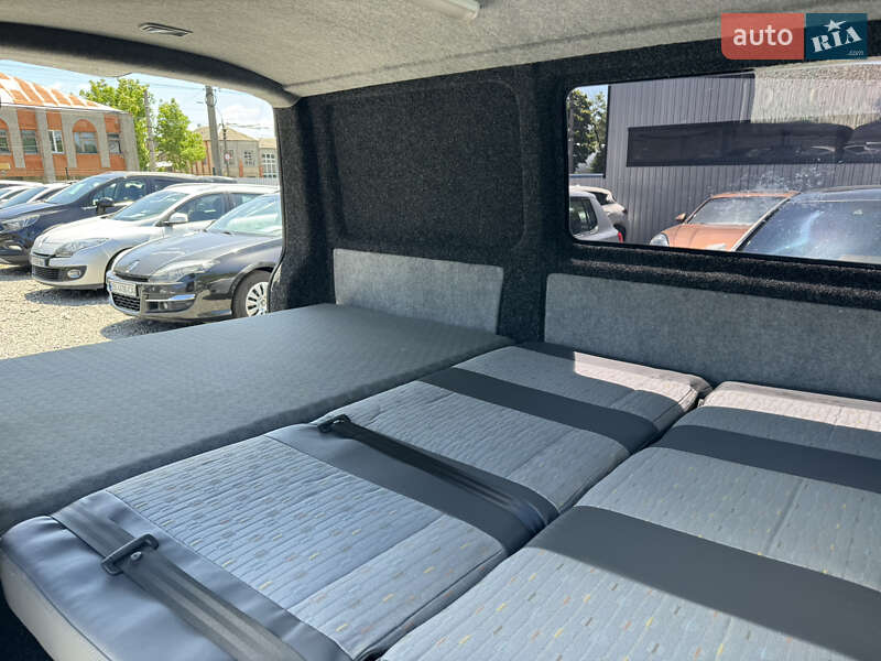 Вантажопасажирський фургон Volkswagen Transporter 2011 в Хмельницькому