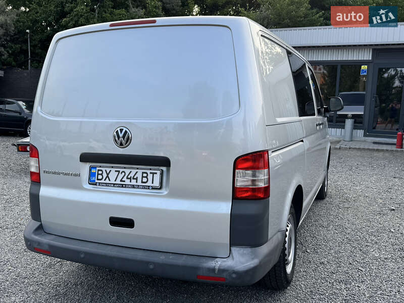 Вантажопасажирський фургон Volkswagen Transporter 2011 в Хмельницькому
