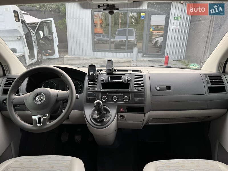 Вантажопасажирський фургон Volkswagen Transporter 2011 в Хмельницькому