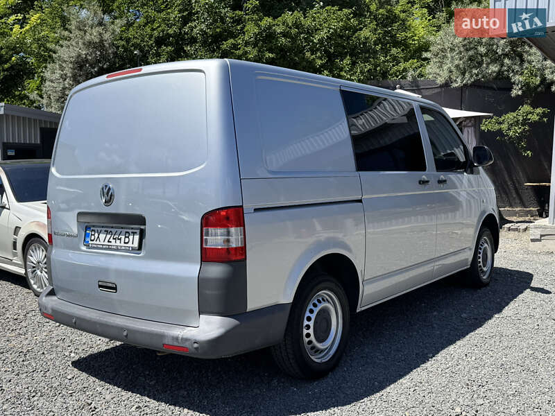 Вантажопасажирський фургон Volkswagen Transporter 2011 в Хмельницькому