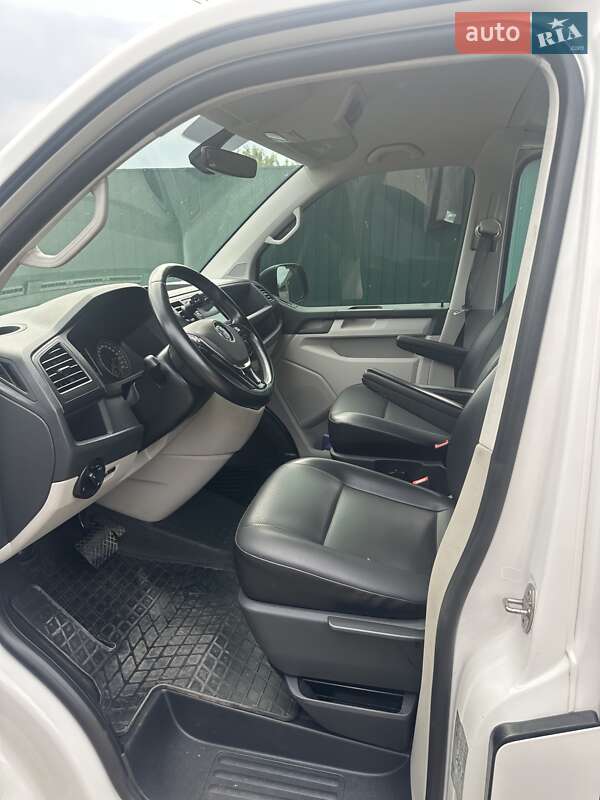 Минивэн Volkswagen Transporter 2018 в Узине