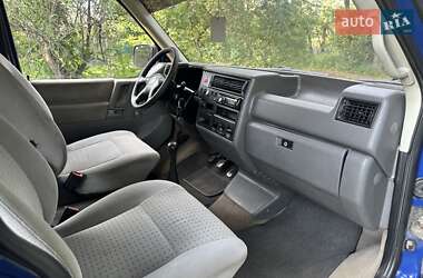 Минивэн Volkswagen Transporter 2000 в 