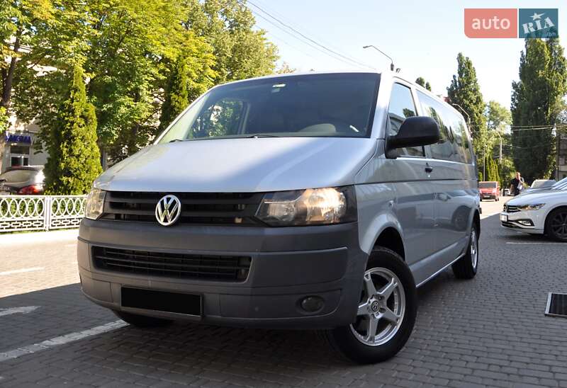 Минивэн Volkswagen Transporter 2010 в 