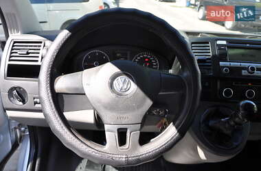 Минивэн Volkswagen Transporter 2010 в 