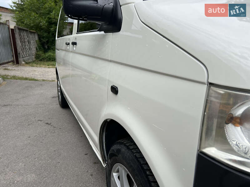 Минивэн Volkswagen Transporter 2003 в Каменец-Подольском