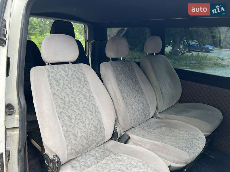Минивэн Volkswagen Transporter 2003 в Каменец-Подольском
