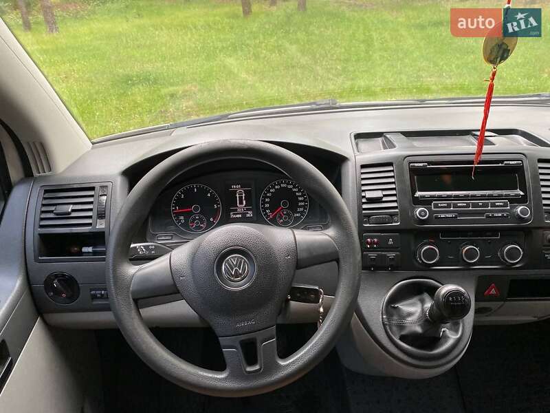 Минивэн Volkswagen Transporter 2015 в Седлище