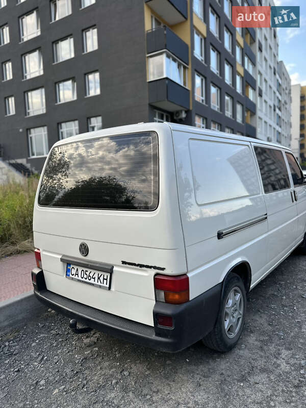 Минивэн Volkswagen Transporter 2000 в 