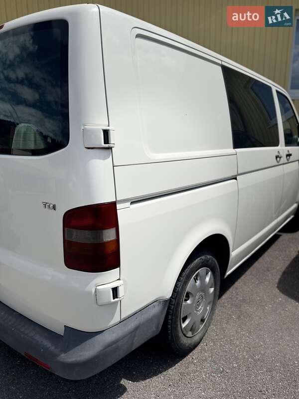 Грузовой фургон Volkswagen Transporter 2004 в Киеве