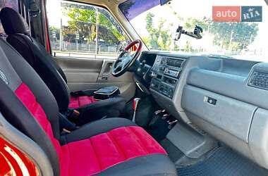 Минивэн Volkswagen Transporter 2000 в 