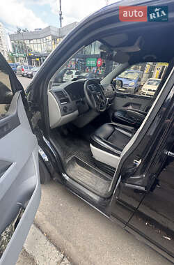 Минивэн Volkswagen Transporter 2012 в 