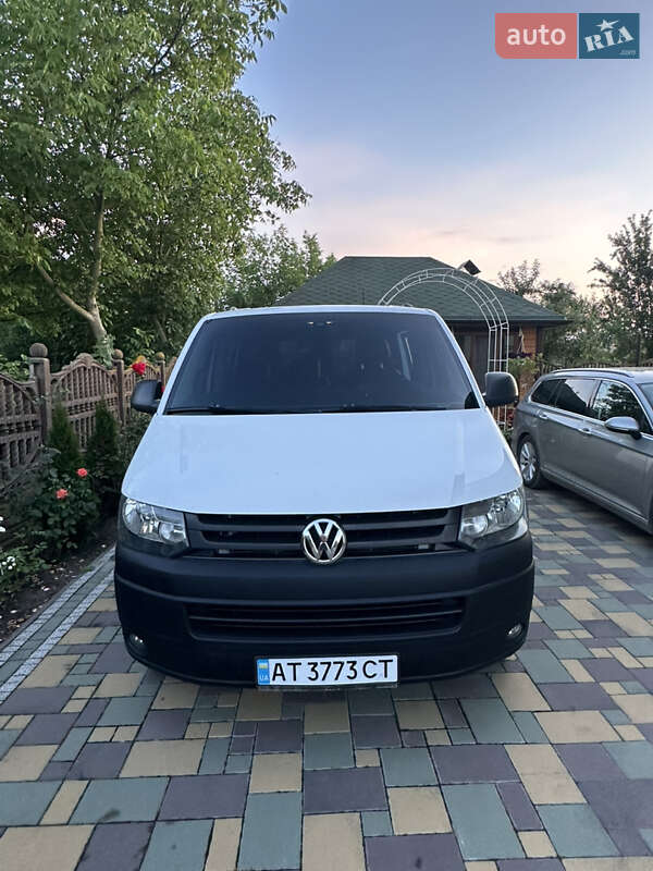 Минивэн Volkswagen Transporter 2015 в Ивано-Франковске