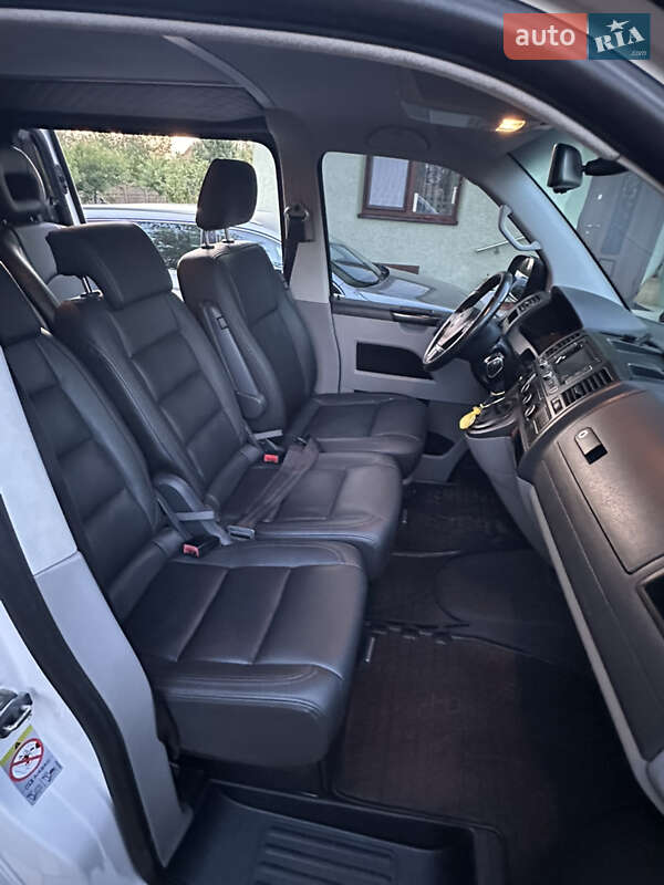 Минивэн Volkswagen Transporter 2015 в Ивано-Франковске