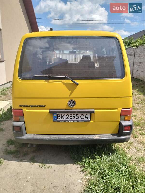 Мінівен Volkswagen Transporter 2000 в Здолбуніві
